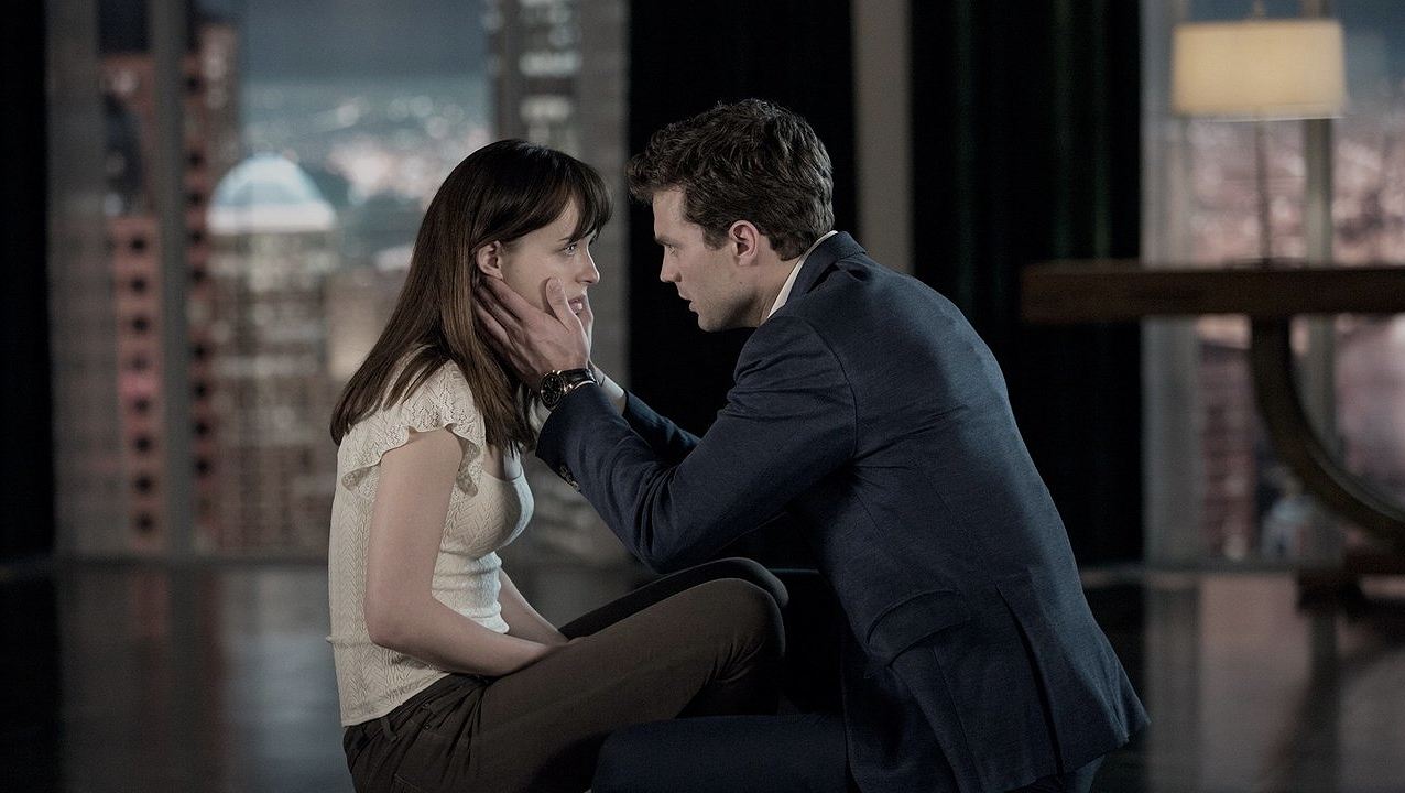 เปิดม่านความสัมพันธ์ต้องห้าม : รีวิว Fifty Shades of Grey ในมุมมองที่คุณอาจไม่เคยเห็น